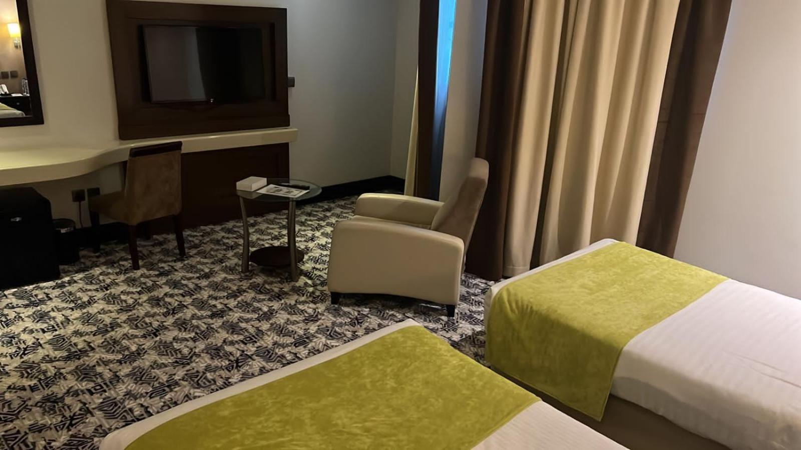 Golden Tulip Hail Екстер'єр фото