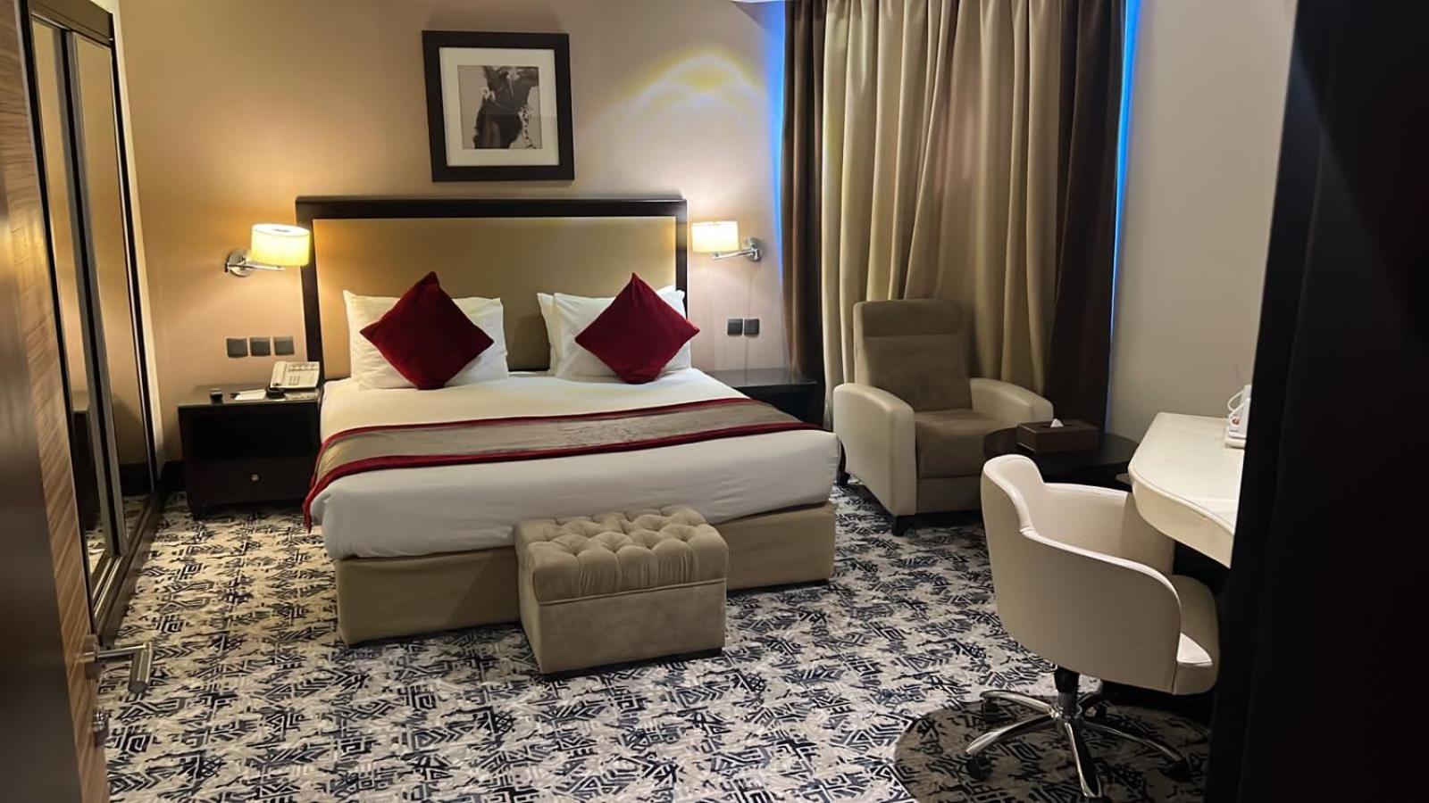 Golden Tulip Hail Екстер'єр фото