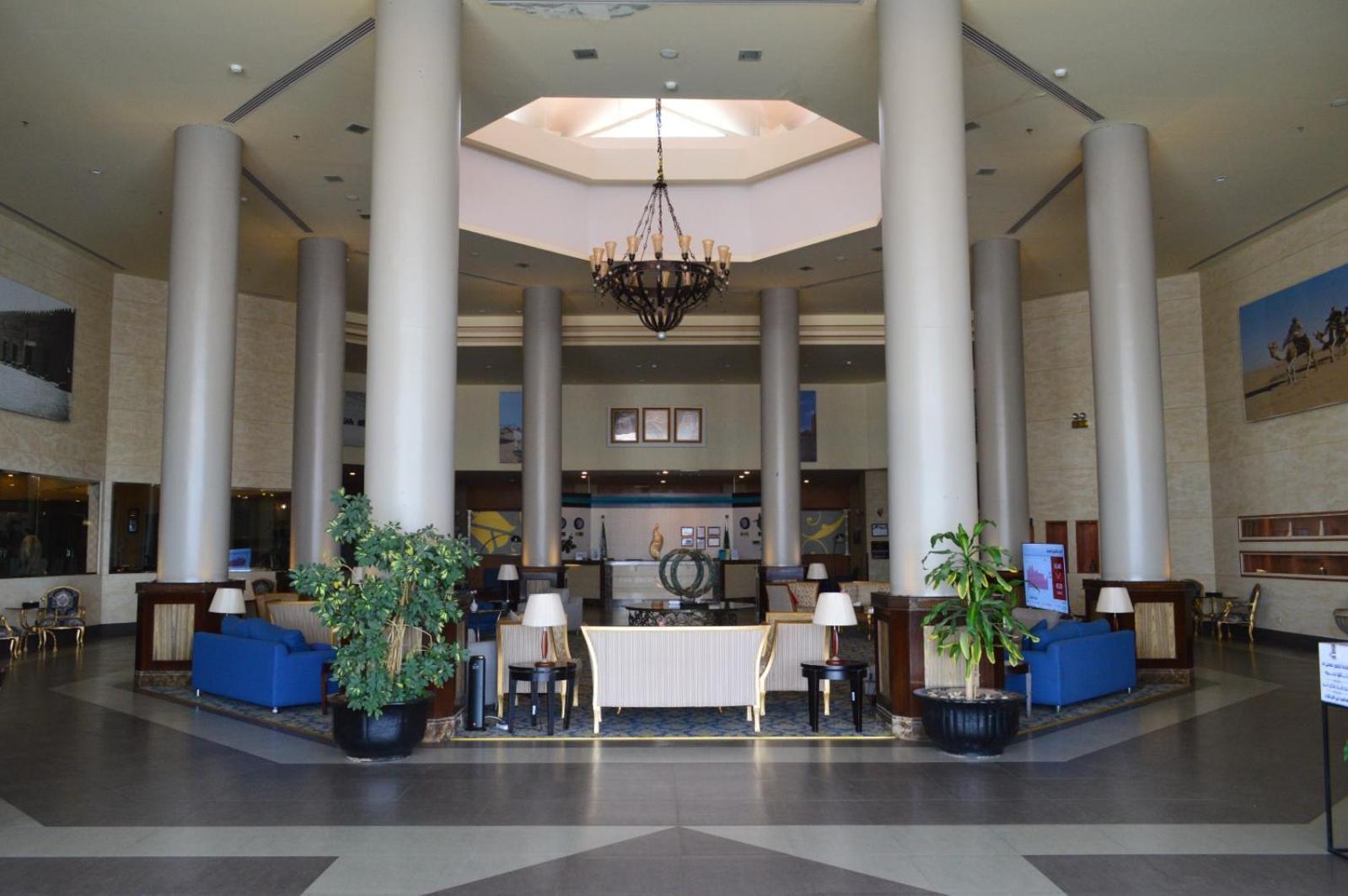 Golden Tulip Hail Екстер'єр фото