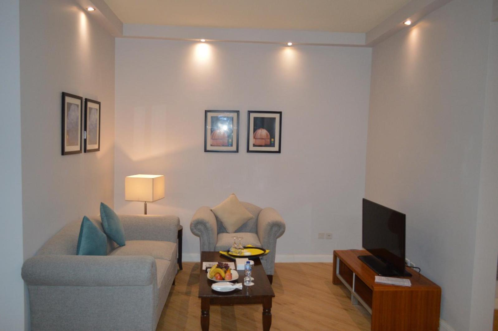 Golden Tulip Hail Екстер'єр фото