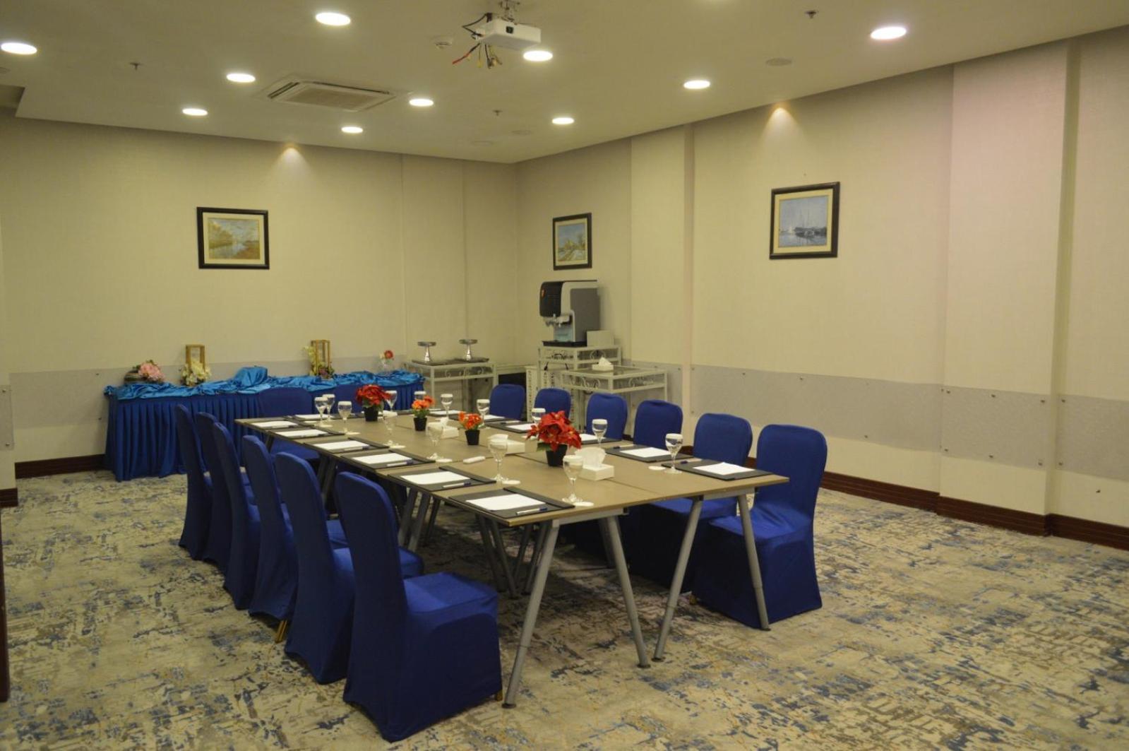 Golden Tulip Hail Екстер'єр фото