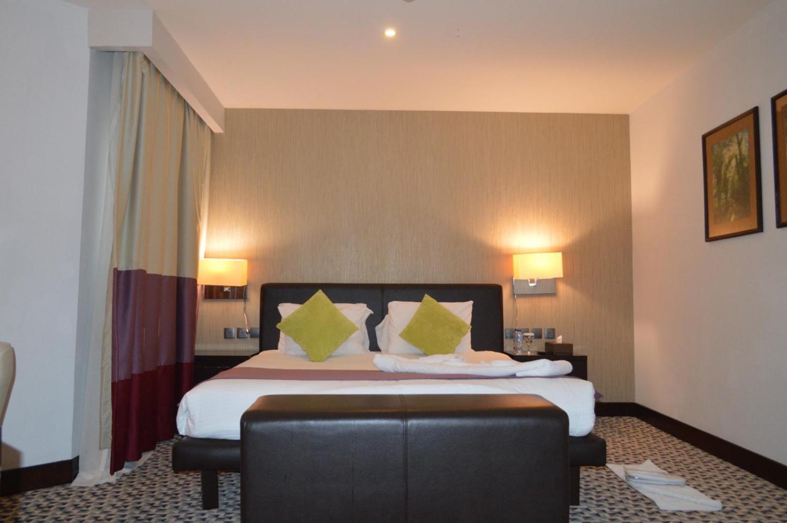 Golden Tulip Hail Екстер'єр фото