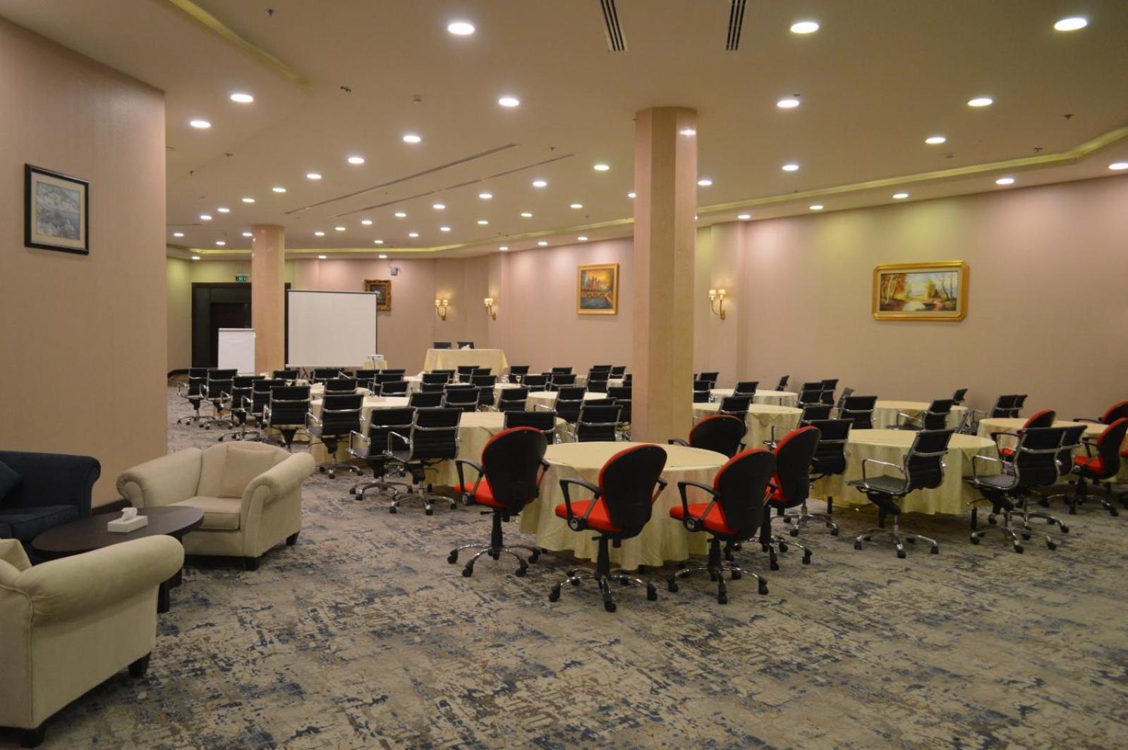 Golden Tulip Hail Екстер'єр фото