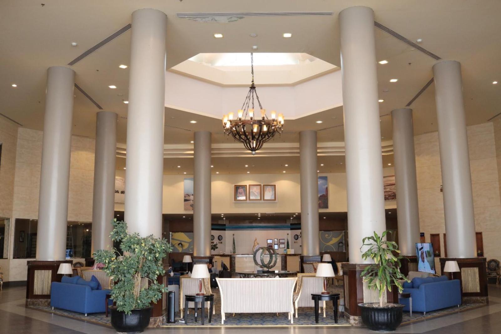 Golden Tulip Hail Екстер'єр фото