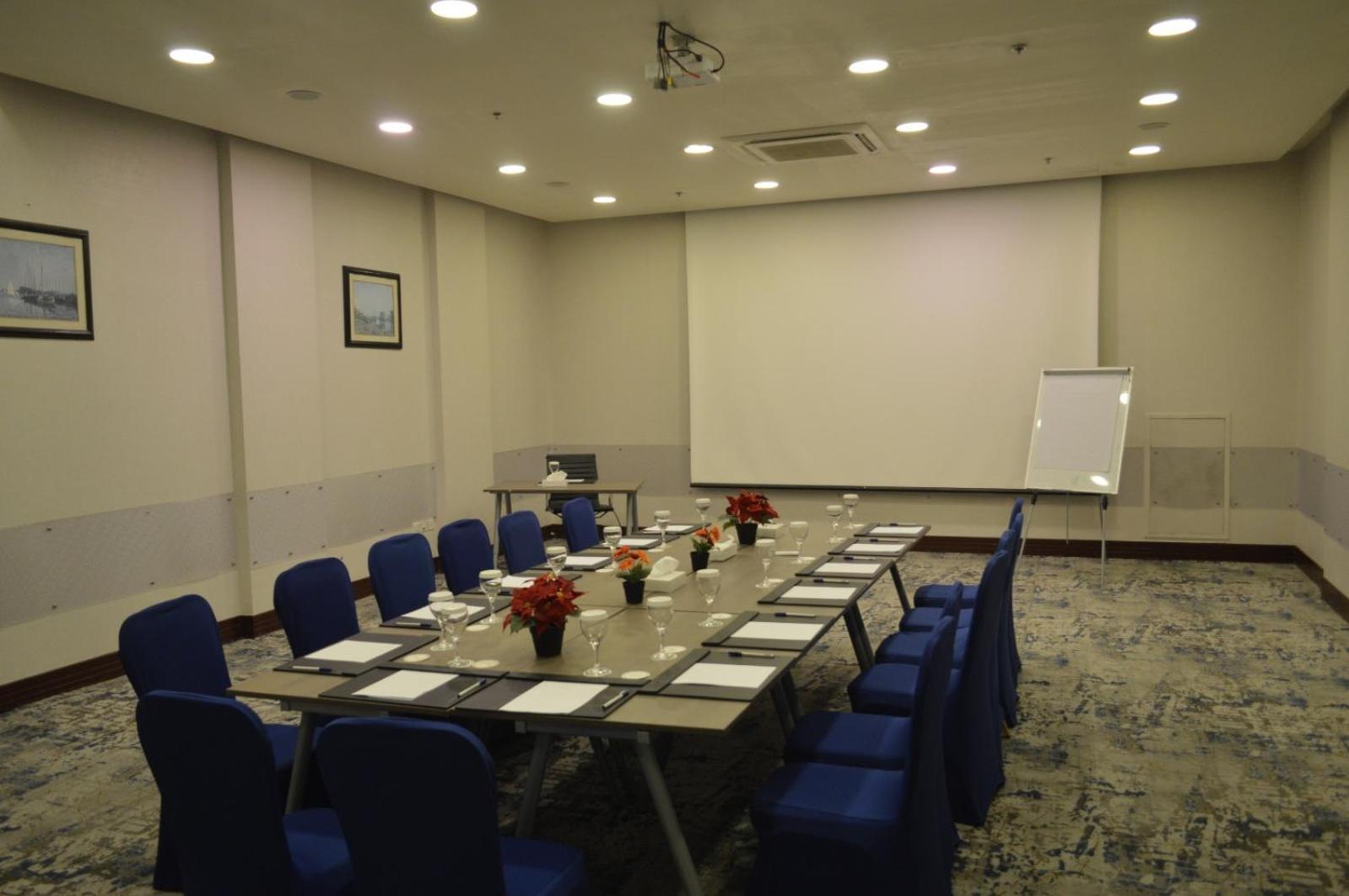 Golden Tulip Hail Екстер'єр фото