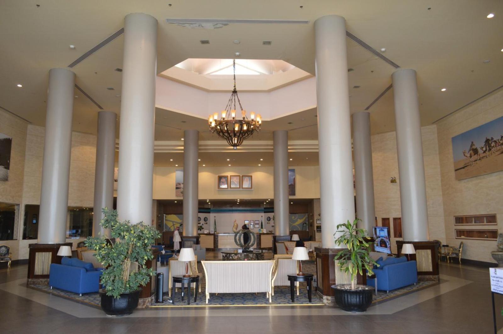 Golden Tulip Hail Екстер'єр фото