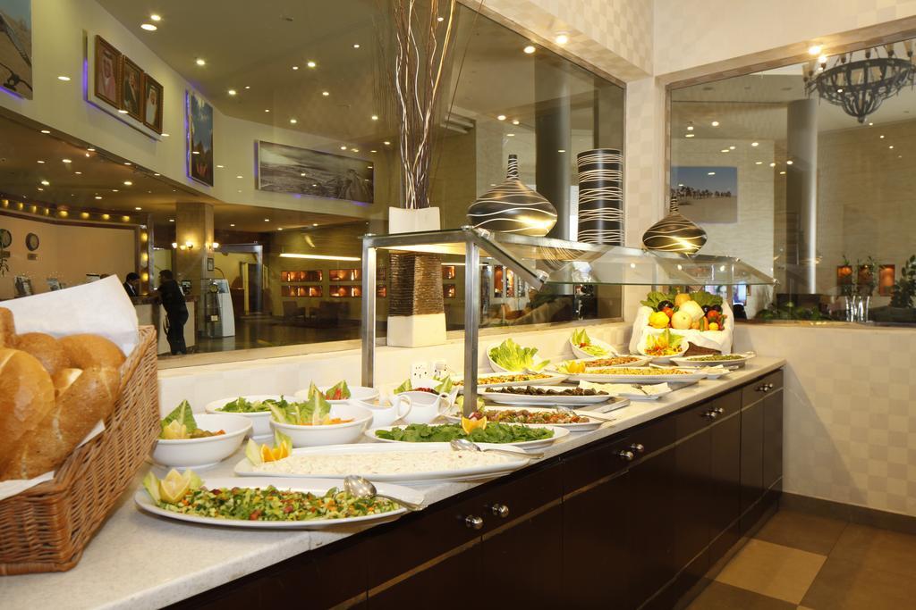 Golden Tulip Hail Екстер'єр фото
