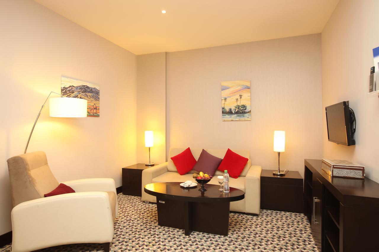 Golden Tulip Hail Екстер'єр фото