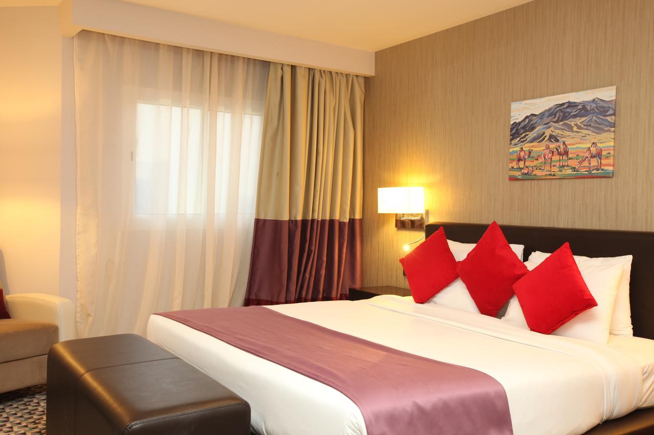 Golden Tulip Hail Екстер'єр фото